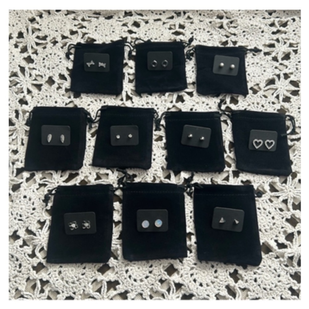 10 Pairs of Stud Earrings
